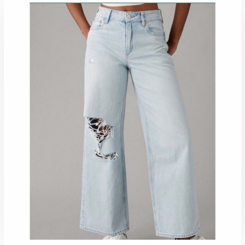 AE Strigid Super High-Waisted Baggy Wide-Leg Ripped Ankle Jean